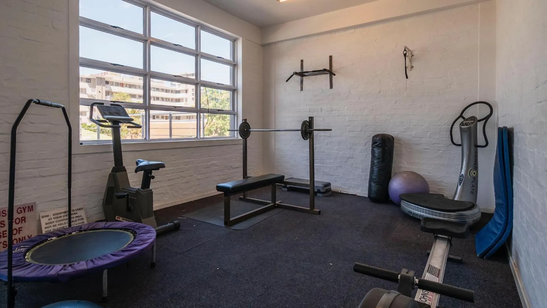 Stunning 2 Bed Apartment - Green Point Cape Town