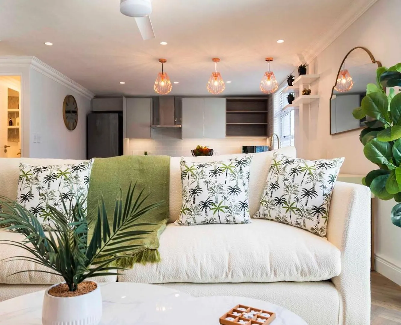 Stunning 2 Bed Apartment - Green Point Cape Town